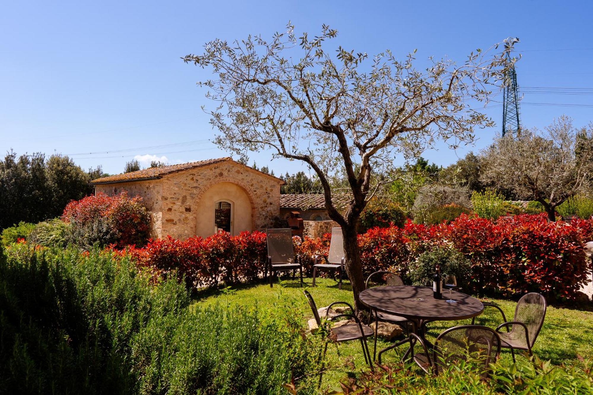 Villa Le Beringhe - Wine Pool & Relax Colle di Val d'Elsa Exterior foto