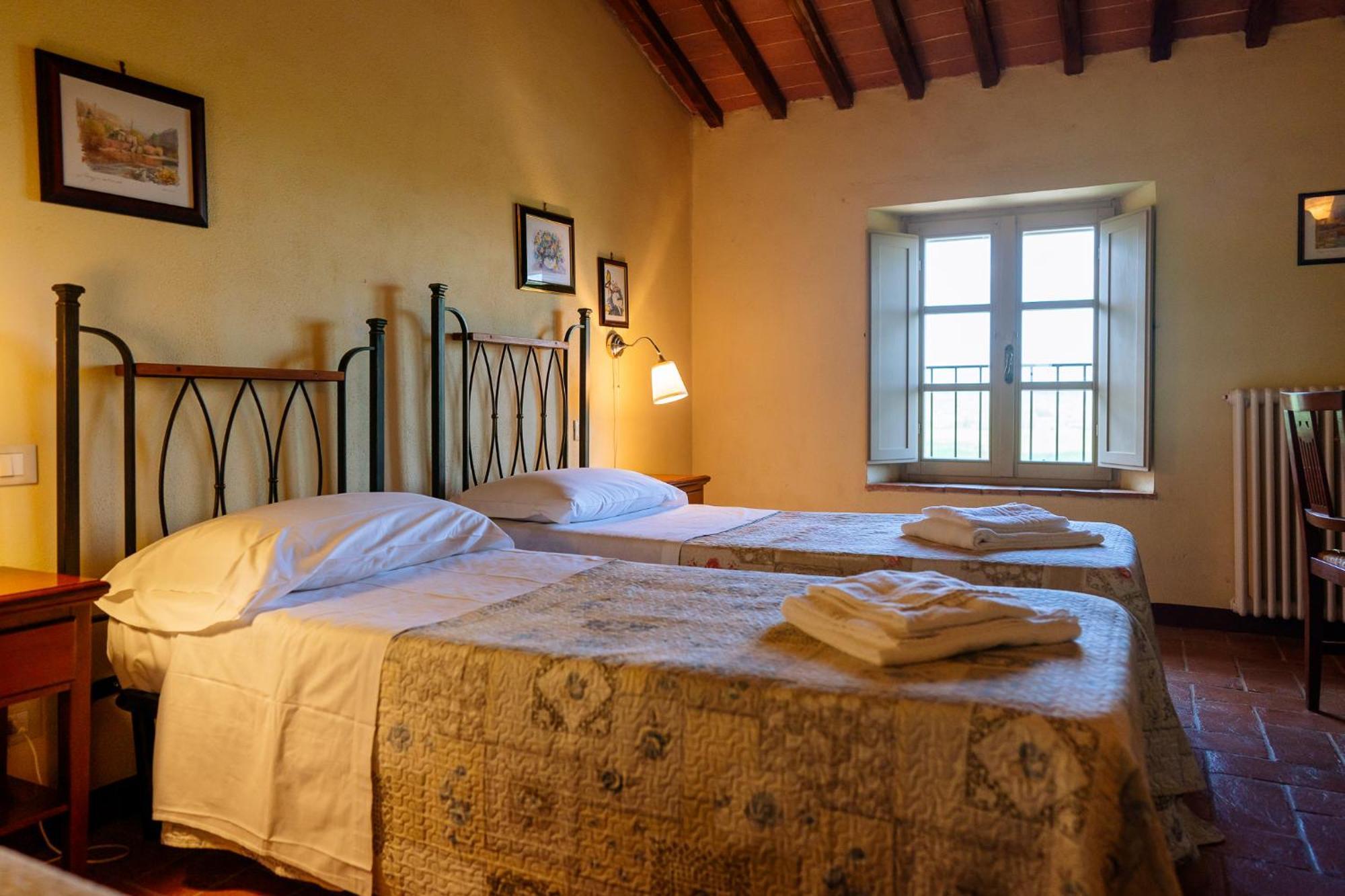 Villa Le Beringhe - Wine Pool & Relax Colle di Val d'Elsa Exterior foto