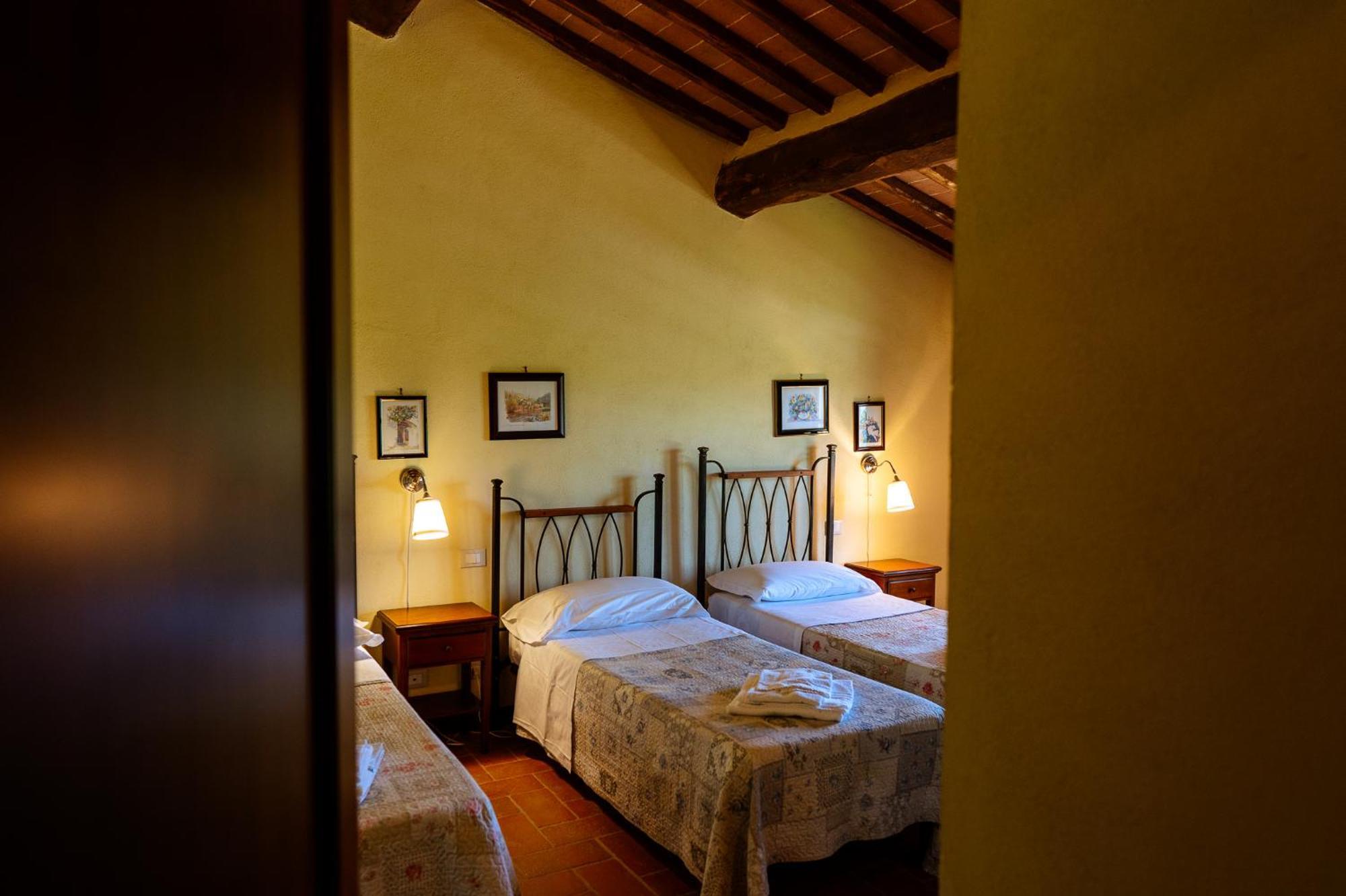 Villa Le Beringhe - Wine Pool & Relax Colle di Val d'Elsa Exterior foto