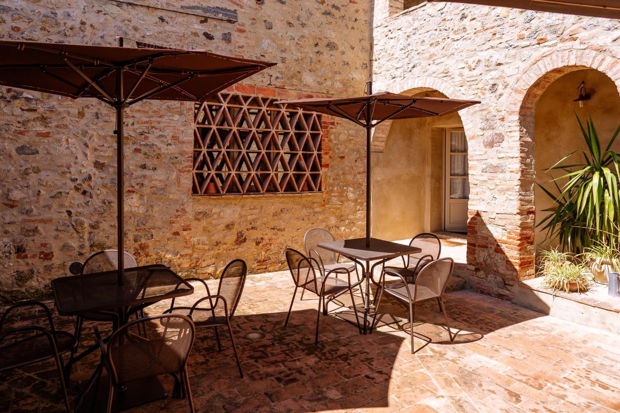 Villa Le Beringhe - Wine Pool & Relax Colle di Val d'Elsa Exterior foto